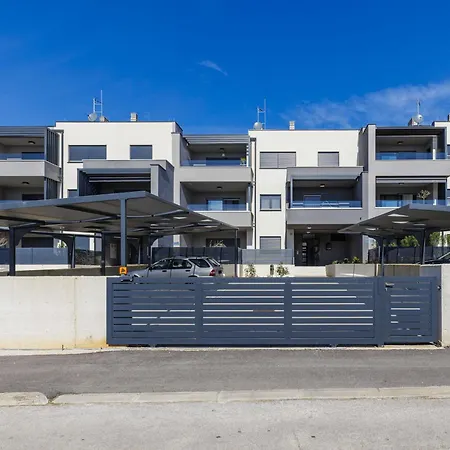 Vesna By Interhome Apartamento